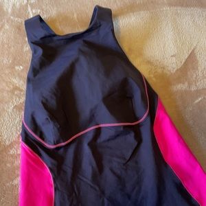 Lululemon pink and black top size 4